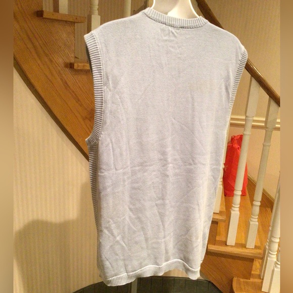 🛍2 for $40🛍Tristan & America men’s v-neckline preppy pullover sleeveless vest - Picture 2 of 4